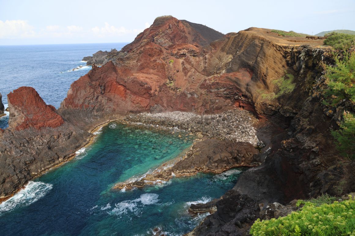 Útesy Ponta da Barca