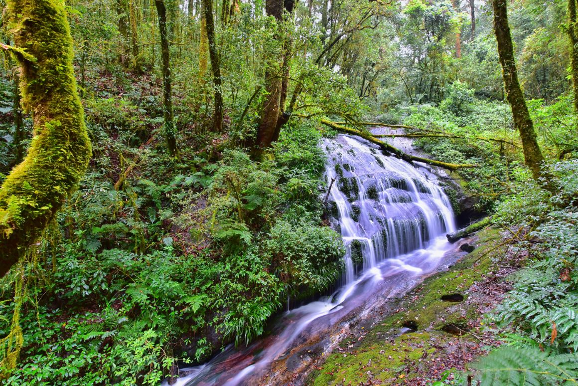 Vodopády v národním parku Than Sadet