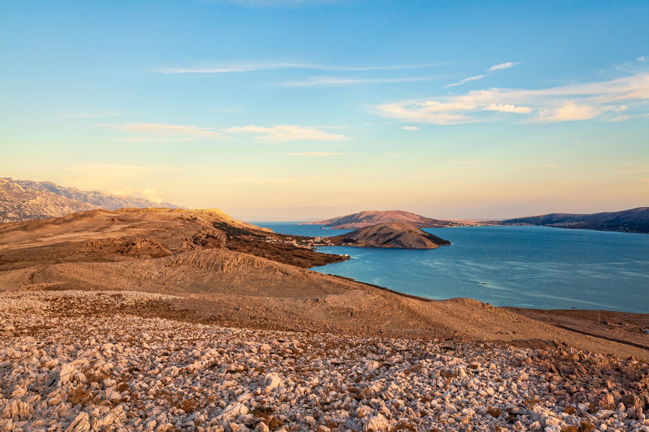 Jižní, kamenitá polovina Pagu
