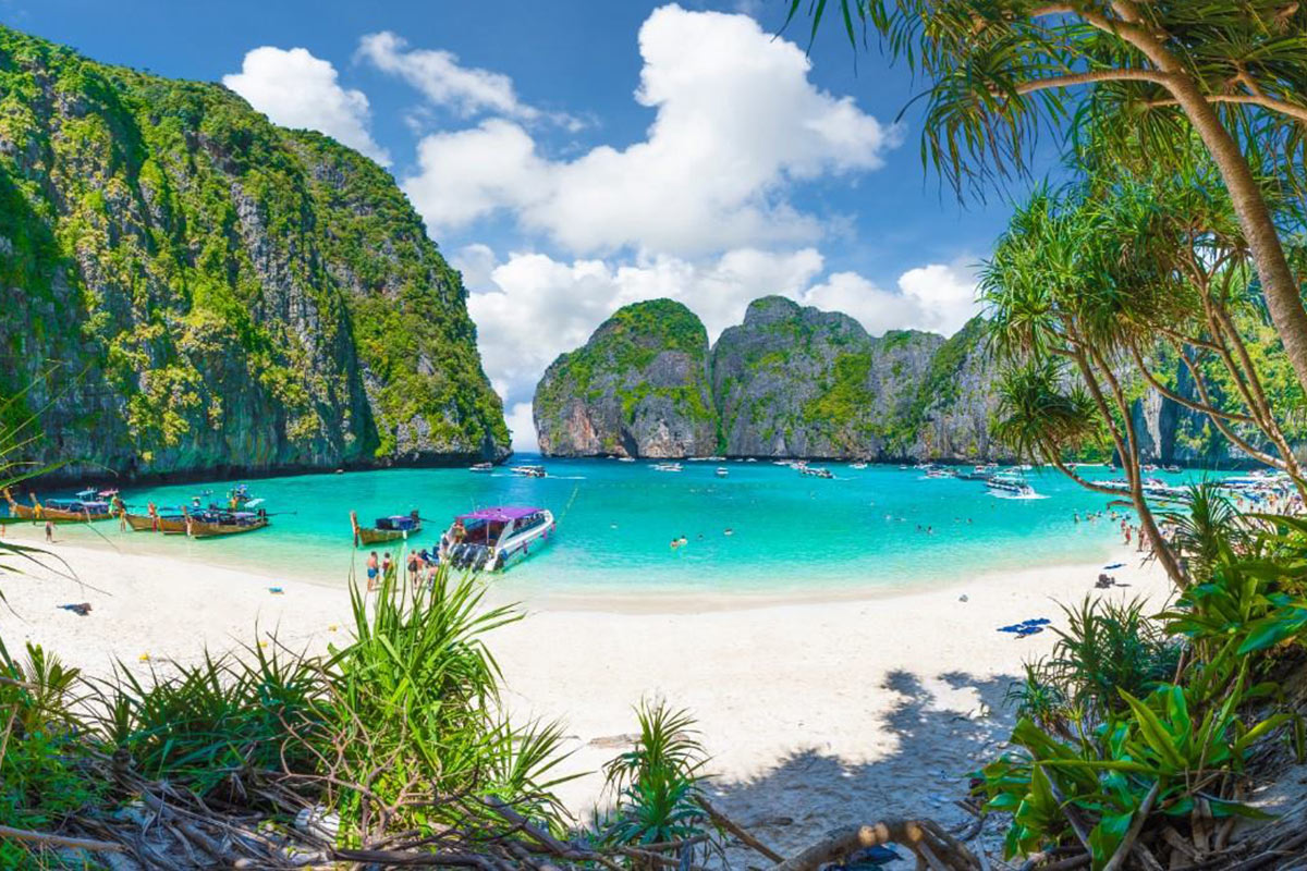 Nájezdy turistů na pláž jsou zatím minulostí