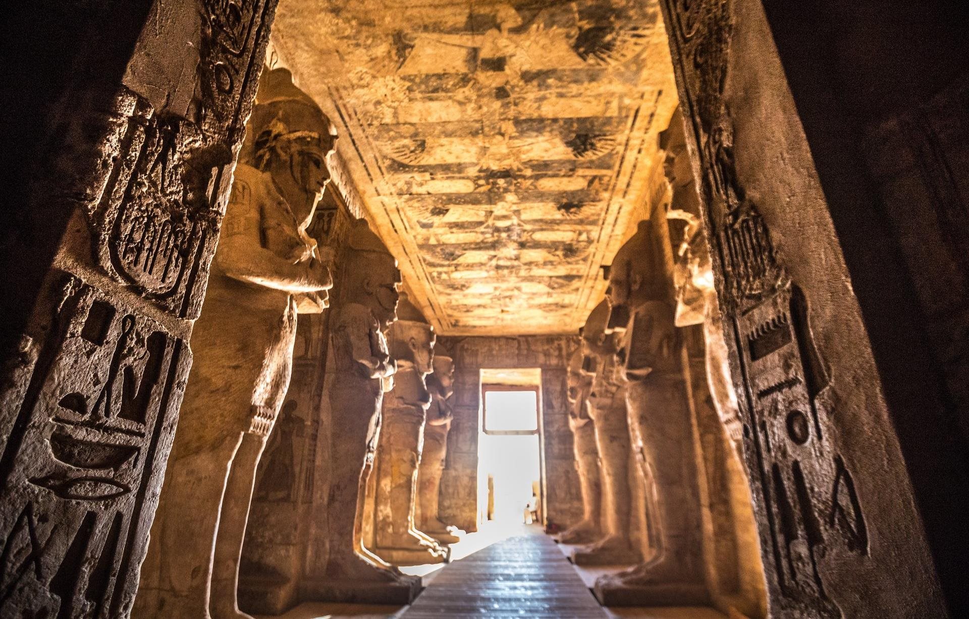 Interiér chrámu Abú Simbel