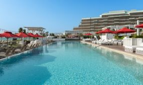 Th8 Palm Dubai Beach Resort Vignette Collection *****