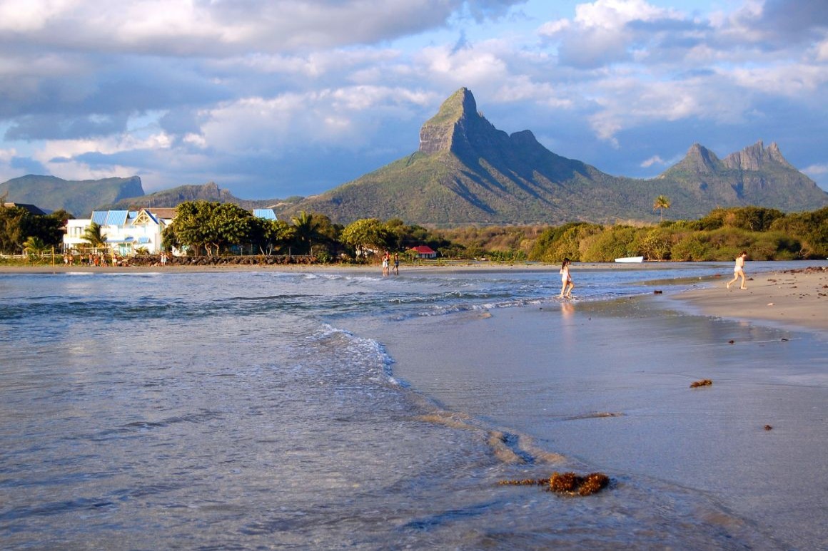 Kdepak, to není Matterhorn, ale Piton de la Petite Rivière Noire na Mauriciu