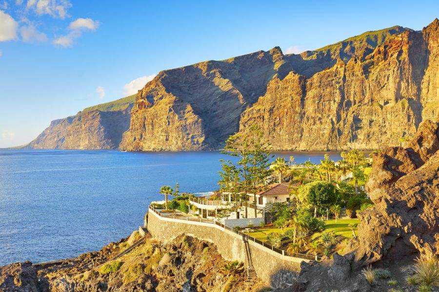 Velkolepé útesy Los Gigantes na západě Tenerife